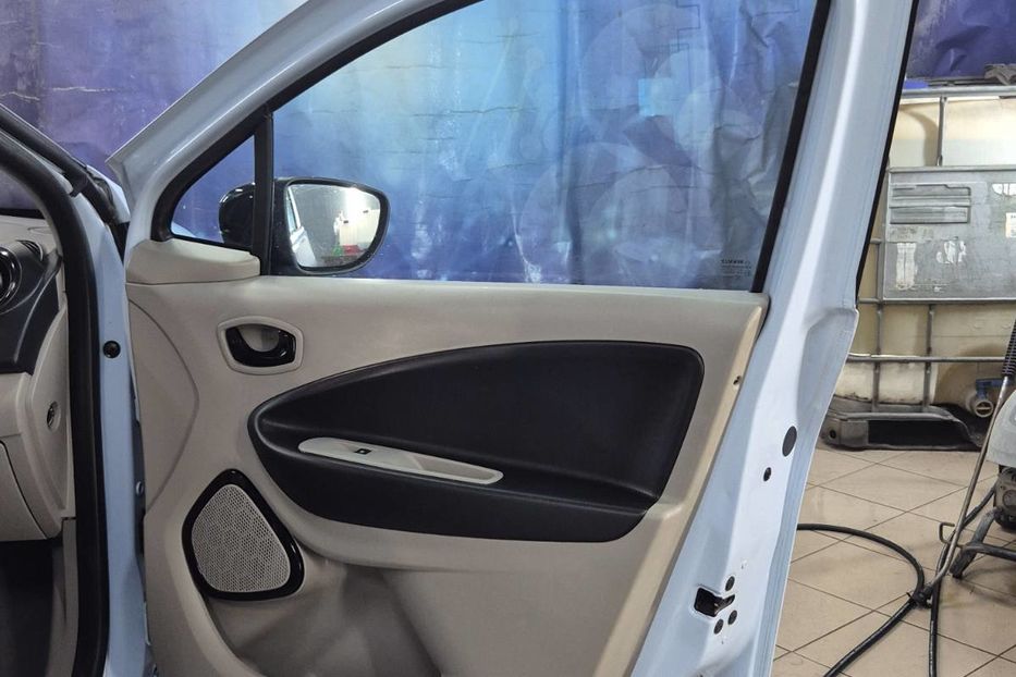 Продам Renault Zoe 26kw 2015 года в Львове