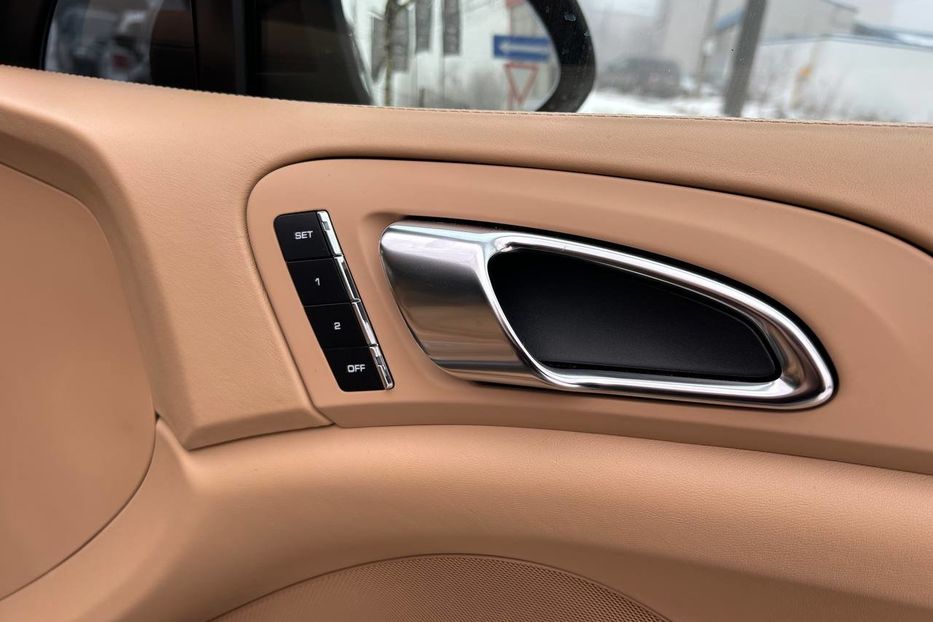 Продам Porsche Cayenne 2012 года в Черновцах