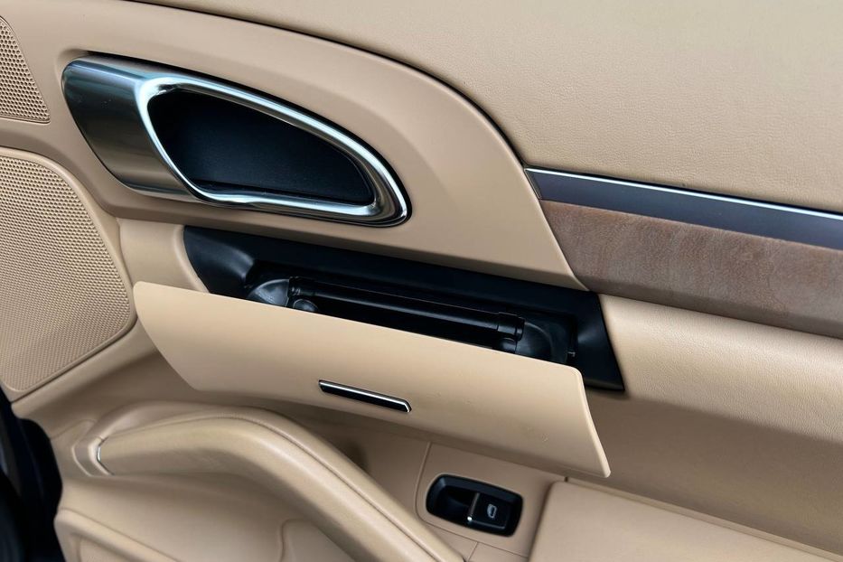 Продам Porsche Cayenne 2012 года в Черновцах