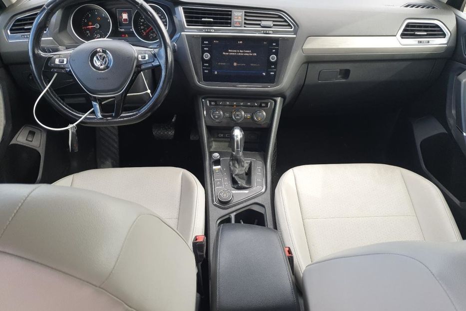 Продам Volkswagen Tiguan SEL 2018 года в Львове