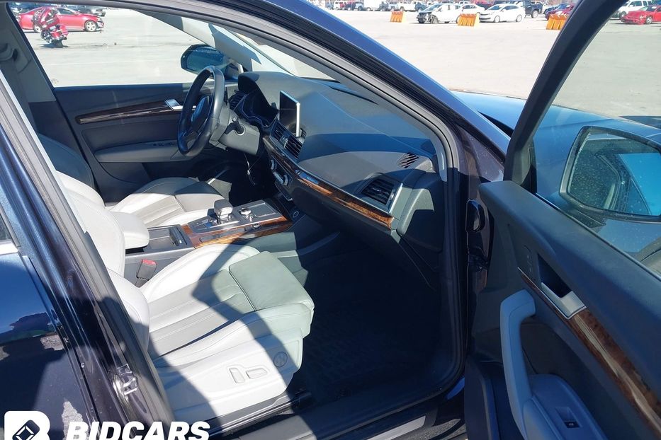 Продам Audi Q5 Premium 2017 года в Львове