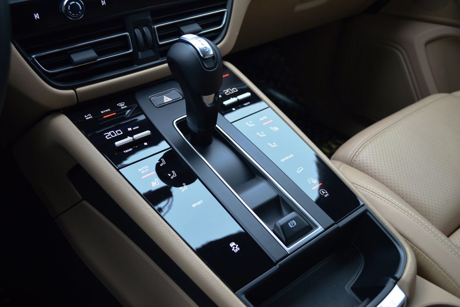 Продам Porsche Macan 2021 года в Одессе