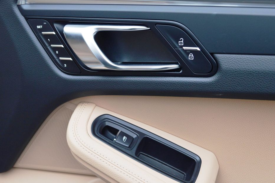 Продам Porsche Macan 2021 года в Одессе