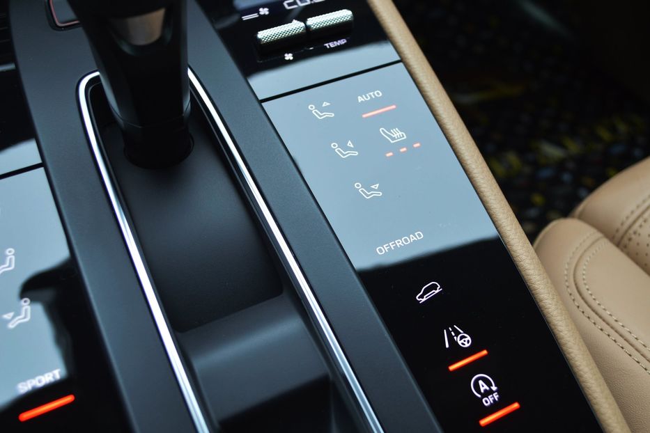 Продам Porsche Macan 2021 года в Одессе