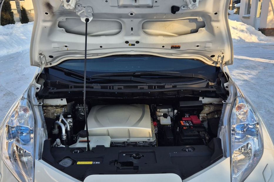 Продам Nissan Leaf 30kw. 2016 года в Львове
