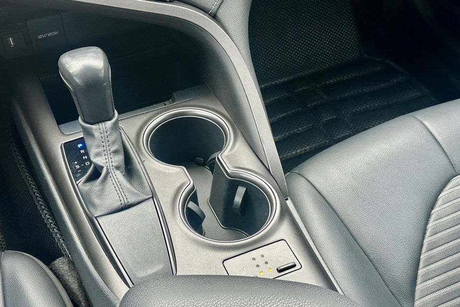 Продам Toyota Camry 2.5 АТ (203 к.с.) 2021 года в Киеве