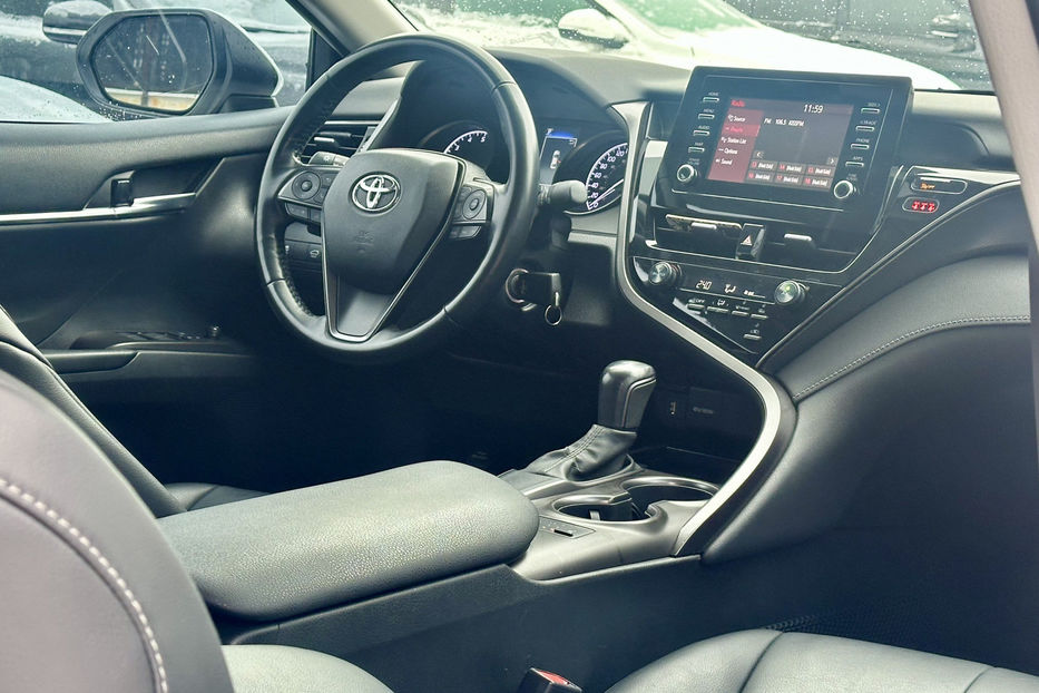 Продам Toyota Camry 2.5 АТ (203 к.с.) 2021 года в Киеве