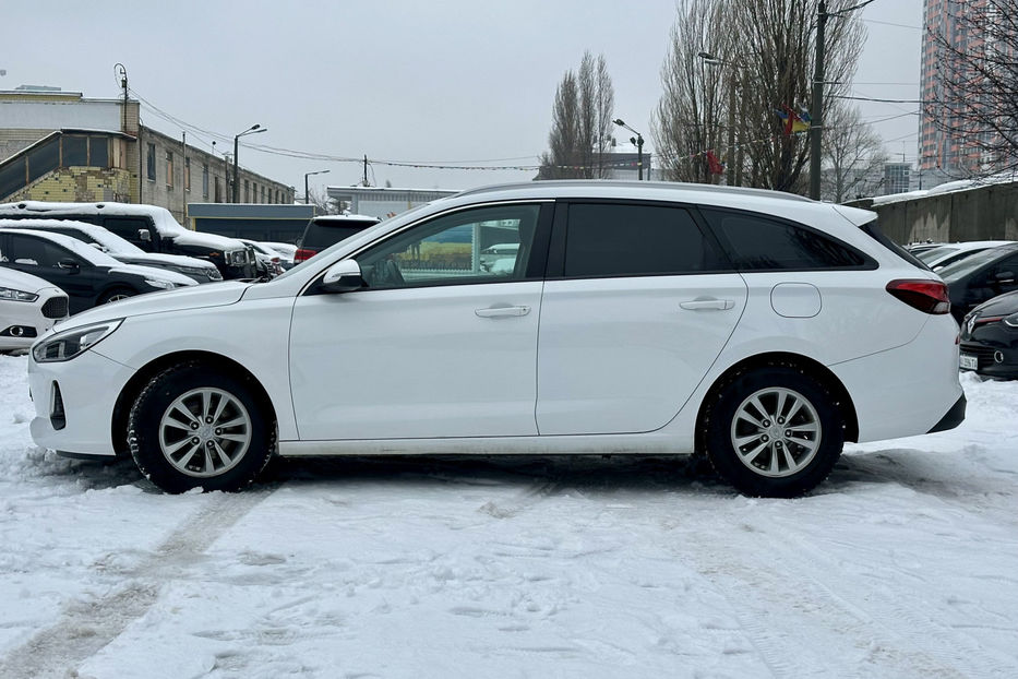 Продам Hyundai i30  2017 года в Киеве