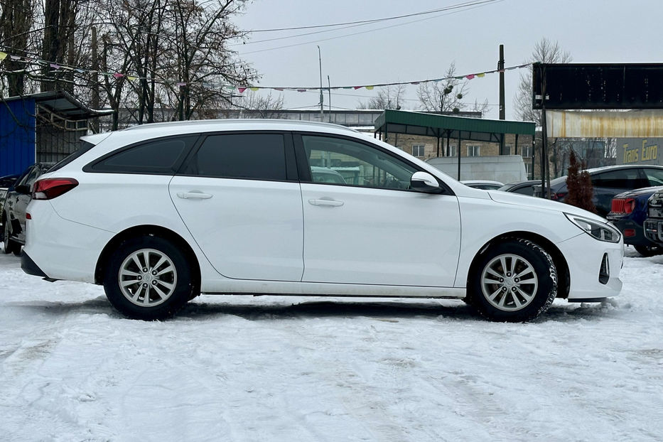 Продам Hyundai i30  2017 года в Киеве