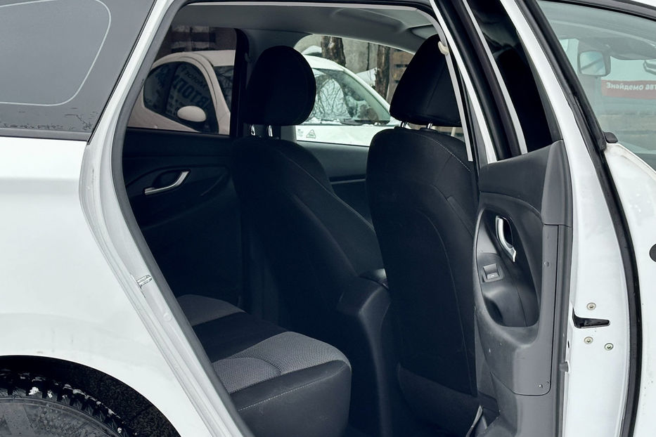 Продам Hyundai i30  2017 года в Киеве