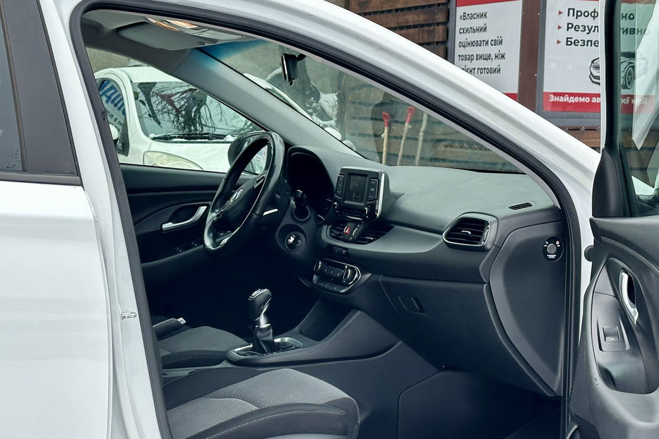 Продам Hyundai i30  2017 года в Киеве