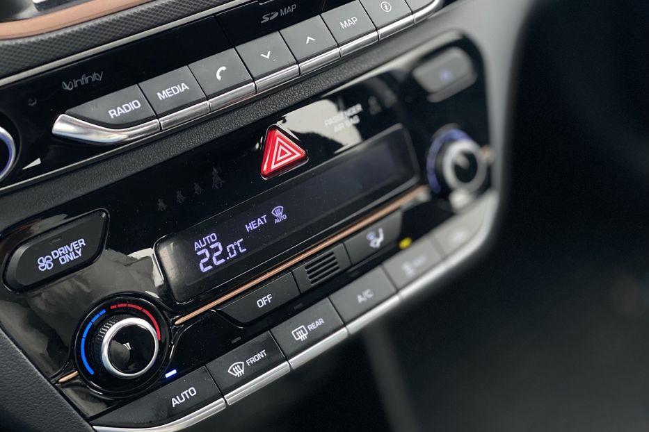 Продам Hyundai Ioniq 2017 года в Луцке