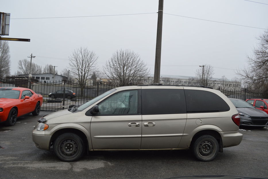 Продам Chrysler Town & Country 7 місць 2002 года в Одессе