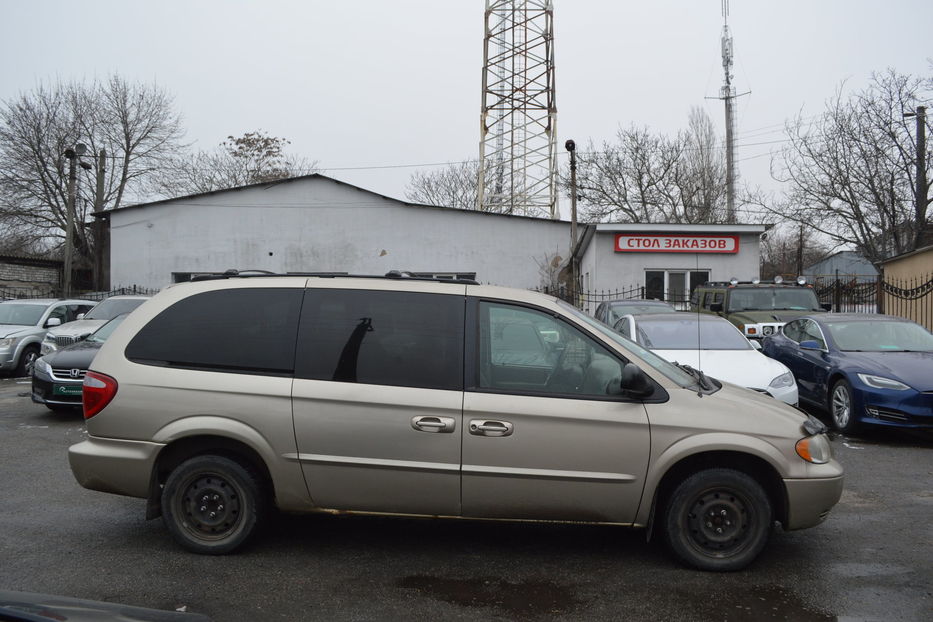 Продам Chrysler Town & Country 7 місць 2002 года в Одессе