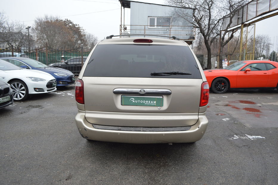 Продам Chrysler Town & Country 7 місць 2002 года в Одессе