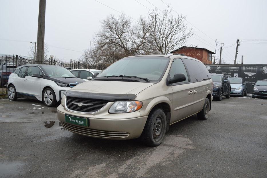 Продам Chrysler Town & Country 7 місць 2002 года в Одессе