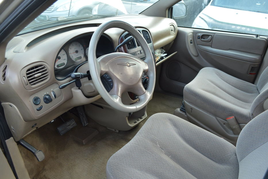 Продам Chrysler Town & Country 7 місць 2002 года в Одессе