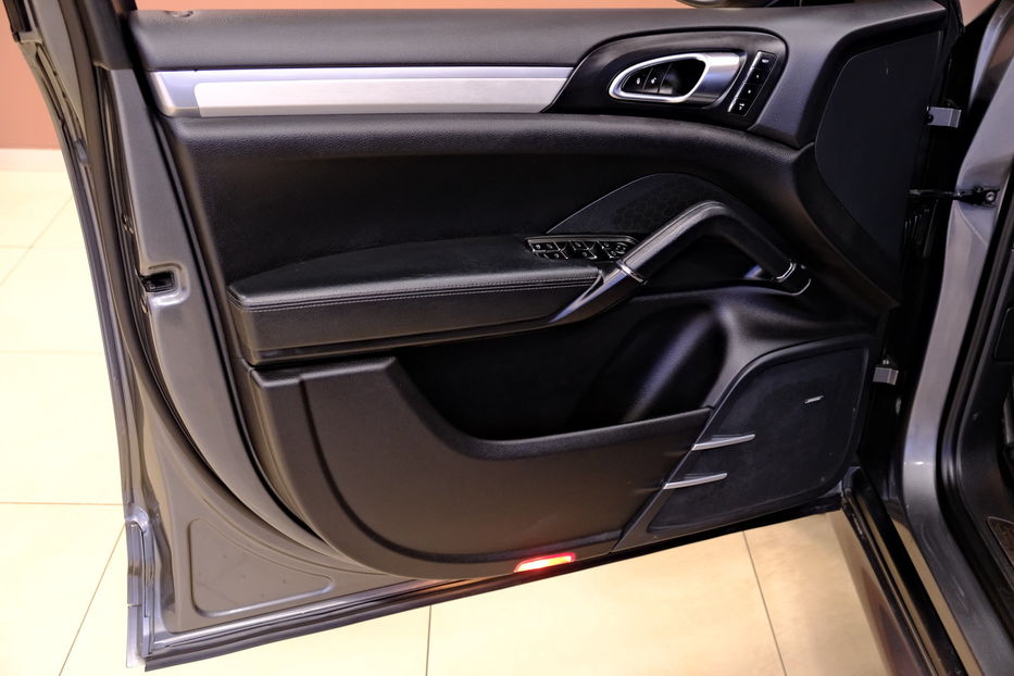 Продам Porsche Cayenne GTS 2014 года в Одессе