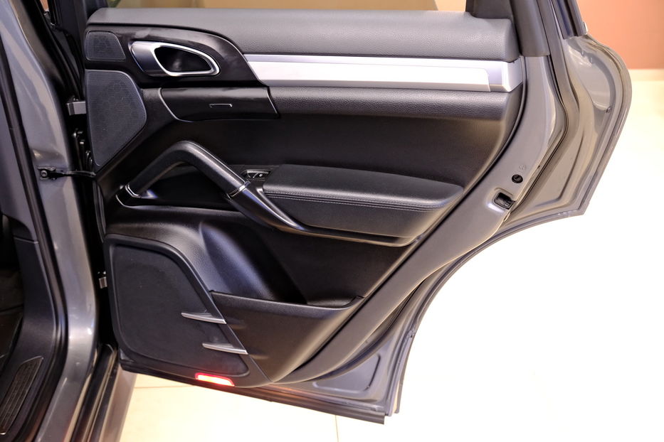 Продам Porsche Cayenne GTS 2014 года в Одессе