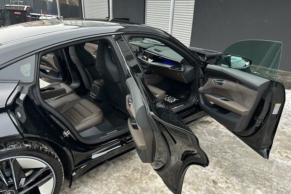 Продам Audi E-Tron RS GT 2024 года в Киеве