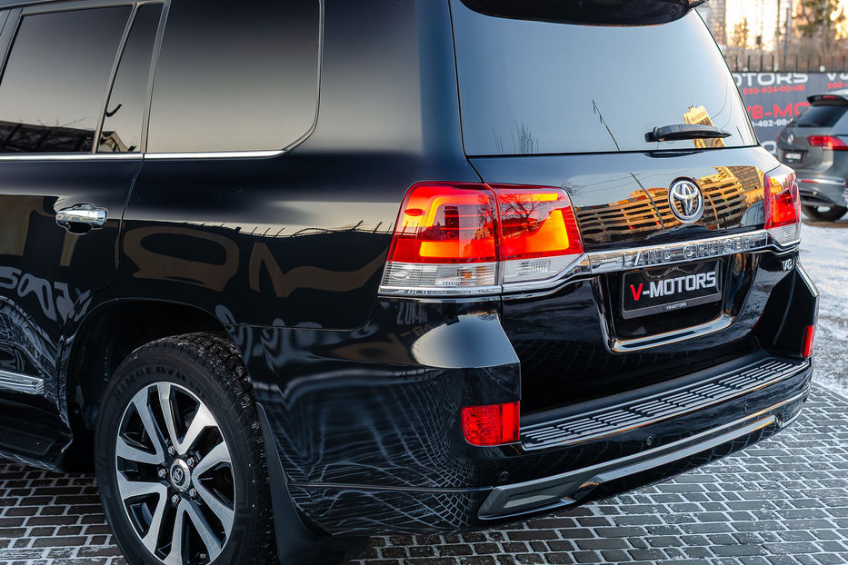 Продам Toyota Land Cruiser 200 4.5D Special Edition 2016 года в Киеве