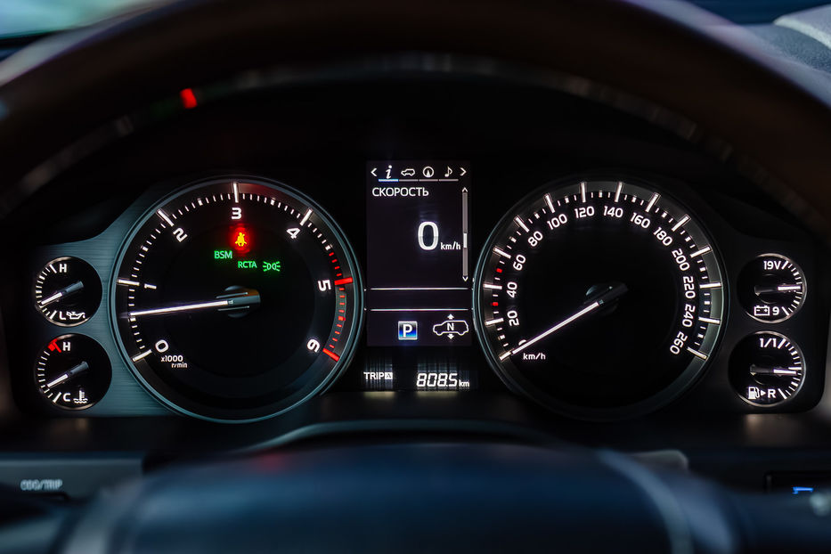 Продам Toyota Land Cruiser 200 4.5D Special Edition 2016 года в Киеве