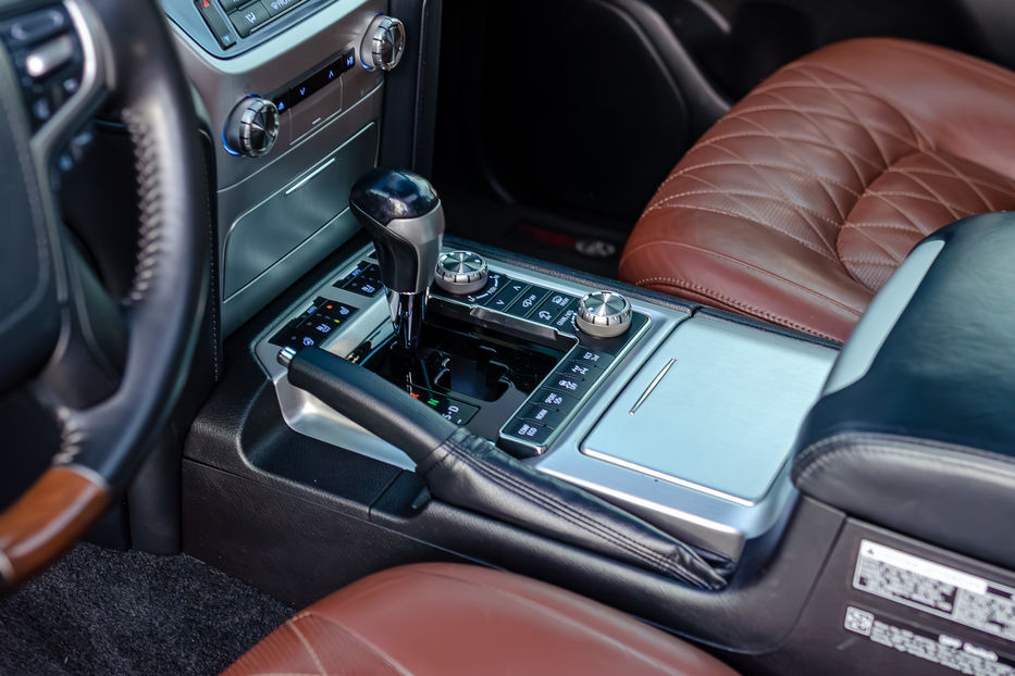 Продам Toyota Land Cruiser 200 4.5D Special Edition 2016 года в Киеве