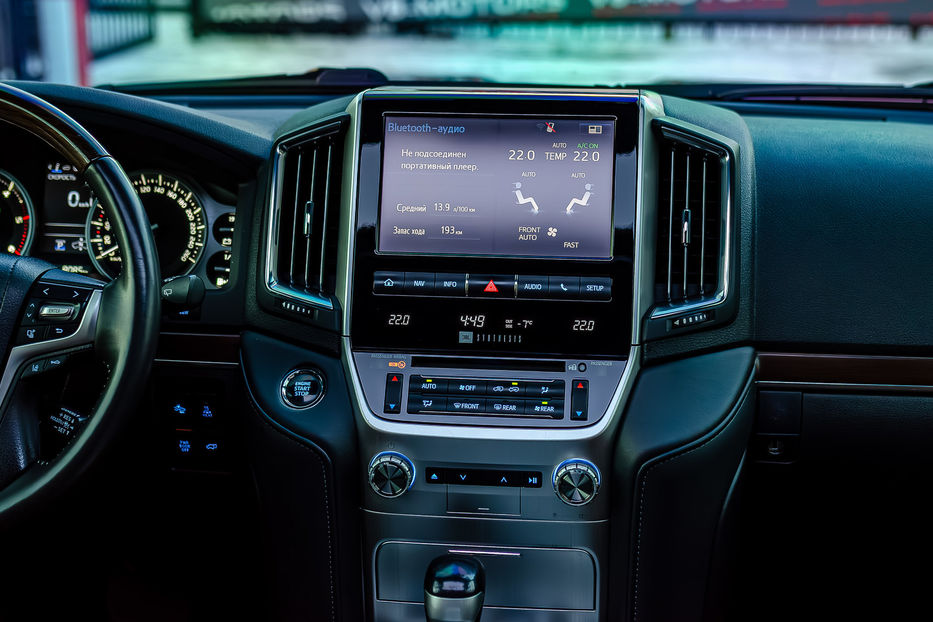 Продам Toyota Land Cruiser 200 4.5D Special Edition 2016 года в Киеве