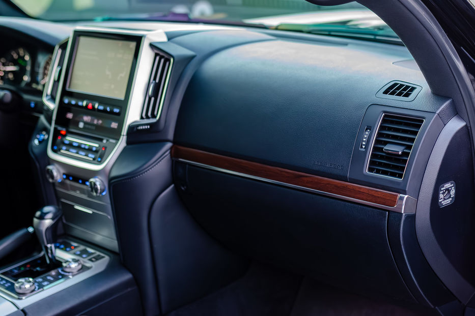 Продам Toyota Land Cruiser 200 4.5D Special Edition 2016 года в Киеве