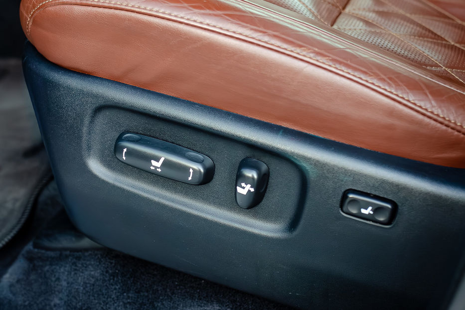 Продам Toyota Land Cruiser 200 4.5D Special Edition 2016 года в Киеве