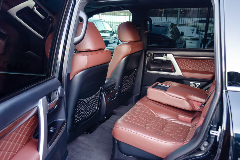 Продам Toyota Land Cruiser 200 4.5D Special Edition 2016 года в Киеве