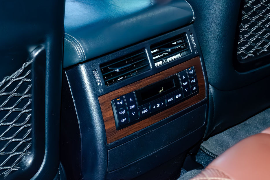 Продам Toyota Land Cruiser 200 4.5D Special Edition 2016 года в Киеве