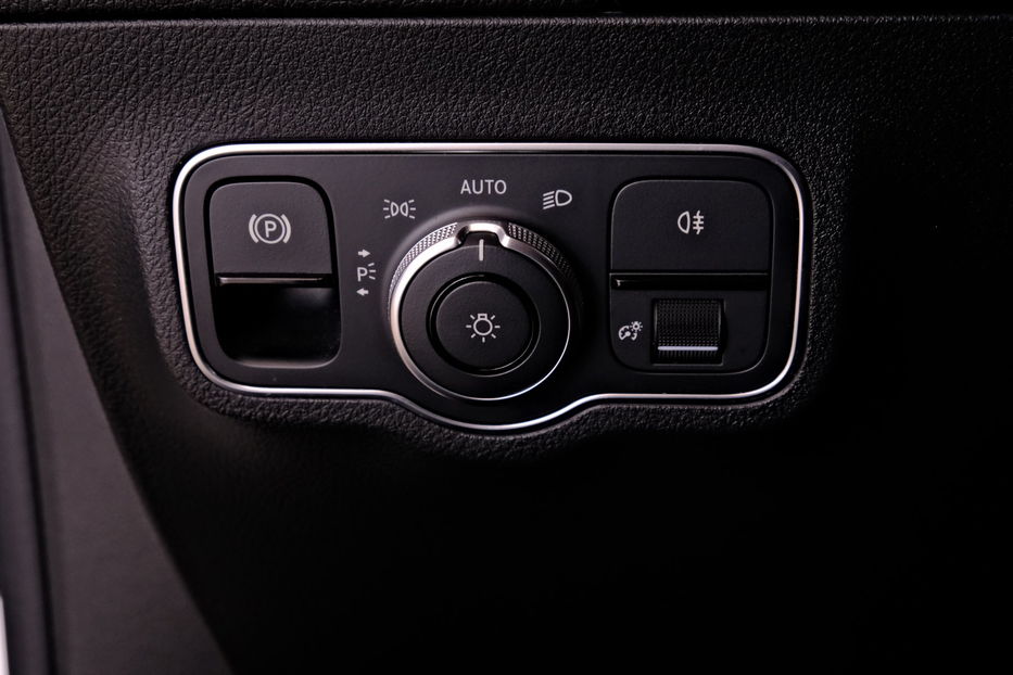 Продам Mercedes-Benz EQC 300 2022 года в Одессе