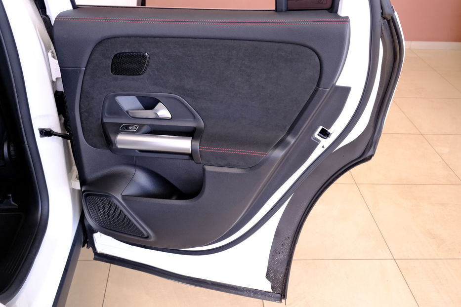 Продам Mercedes-Benz EQC 300 2022 года в Одессе