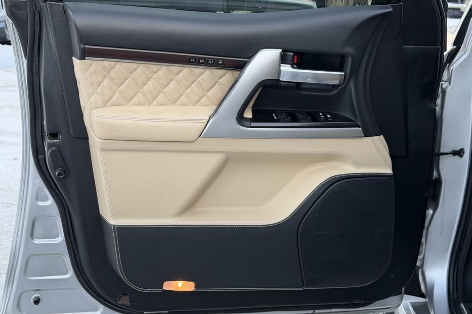 Продам Toyota Land Cruiser 200 Guard B6 2017 года в Киеве