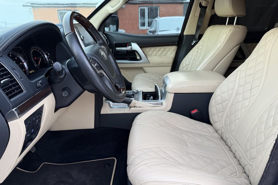 Продам Toyota Land Cruiser 200 Guard B6 2017 года в Киеве