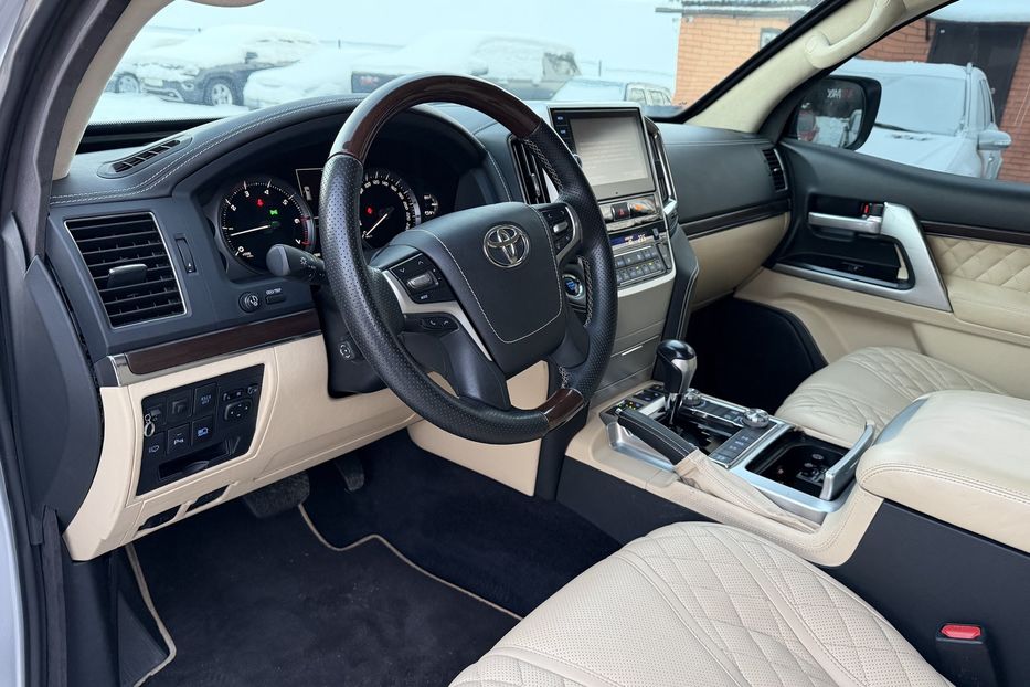 Продам Toyota Land Cruiser 200 Guard B6 2017 года в Киеве