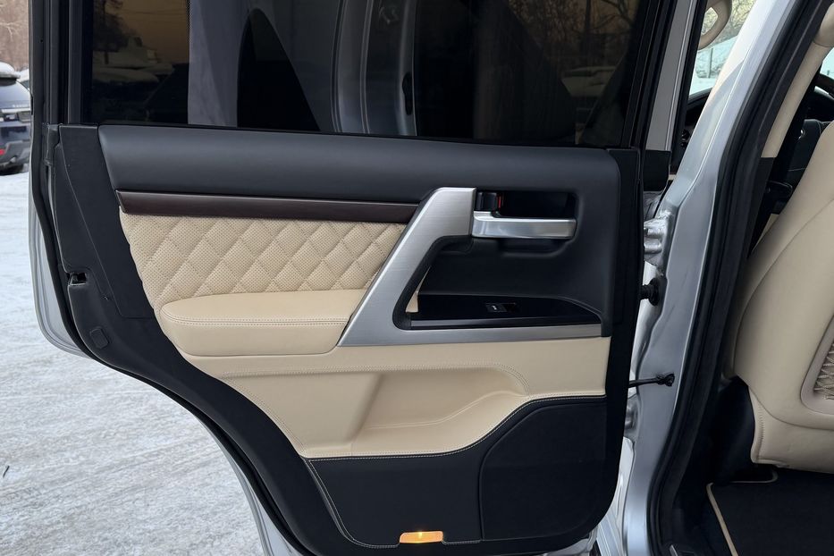 Продам Toyota Land Cruiser 200 Guard B6 2017 года в Киеве