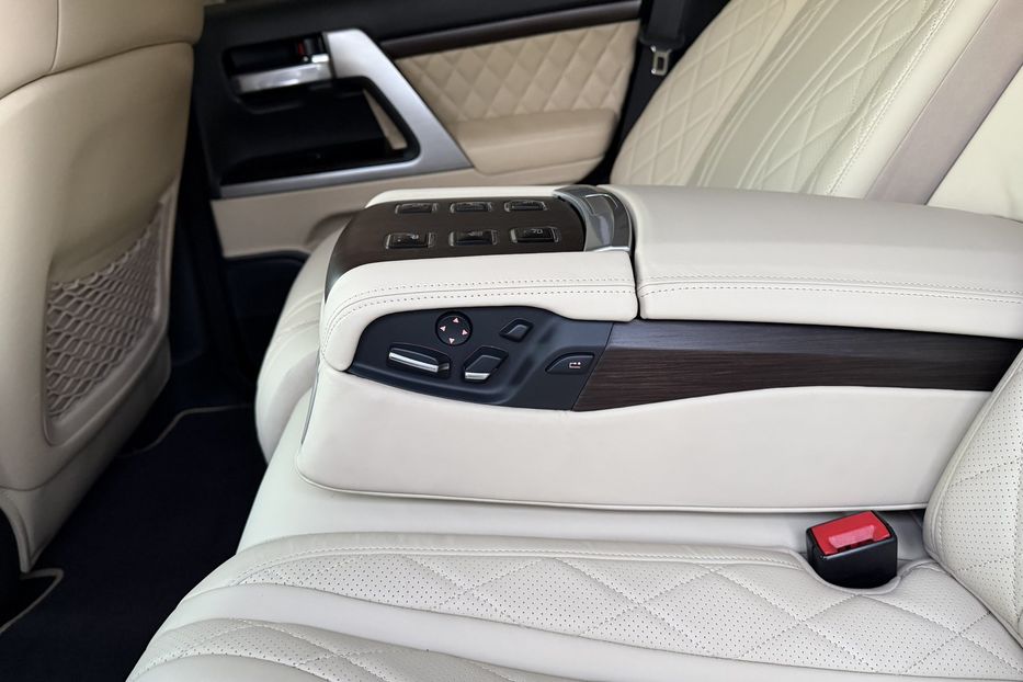 Продам Toyota Land Cruiser 200 Guard B6 2017 года в Киеве