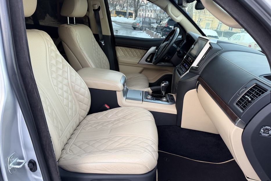 Продам Toyota Land Cruiser 200 Guard B6 2017 года в Киеве