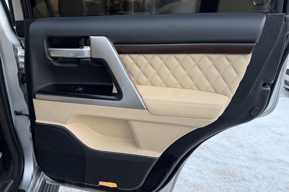 Продам Toyota Land Cruiser 200 Guard B6 2017 года в Киеве