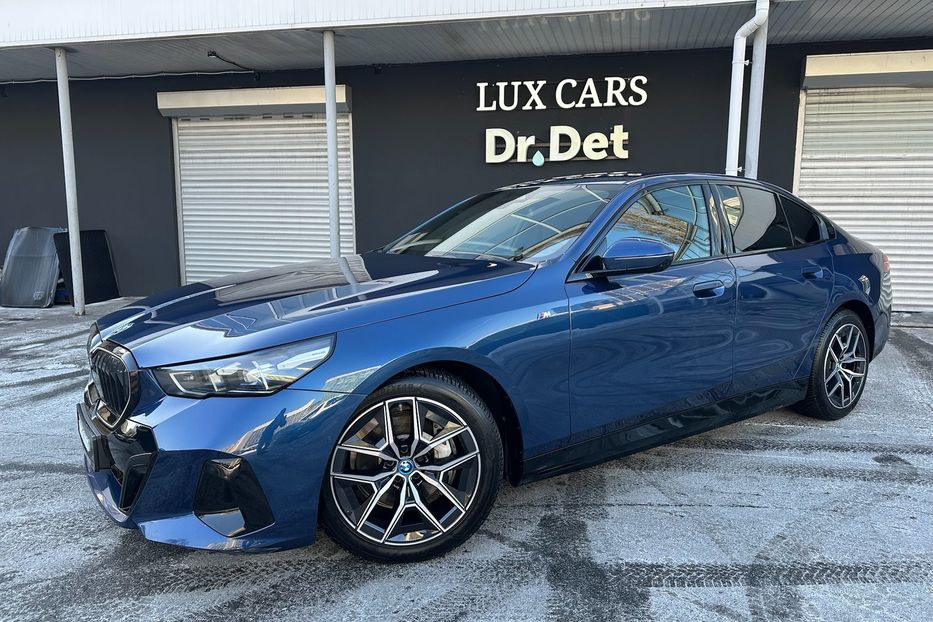 Продам BMW 540 i5 2024 года в Киеве