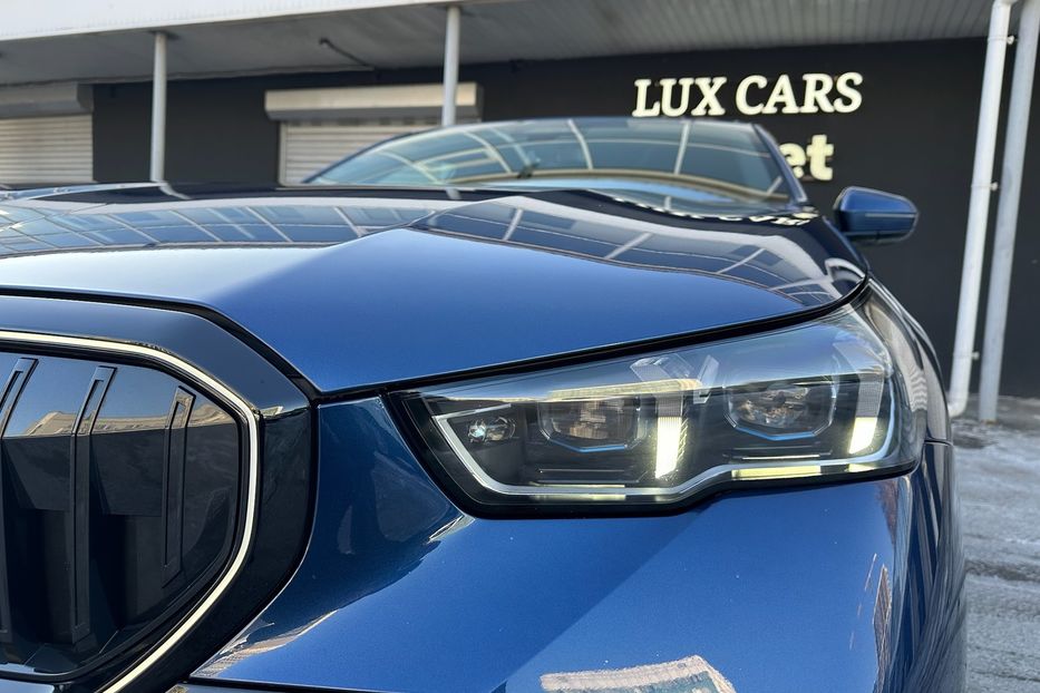 Продам BMW 540 i5 2024 года в Киеве