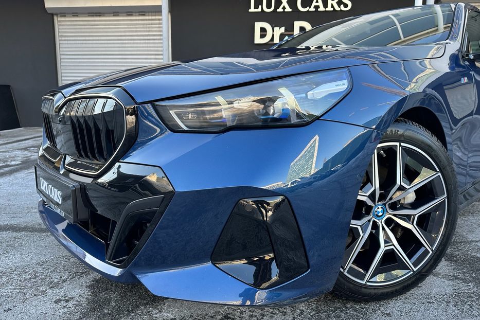 Продам BMW 540 i5 2024 года в Киеве