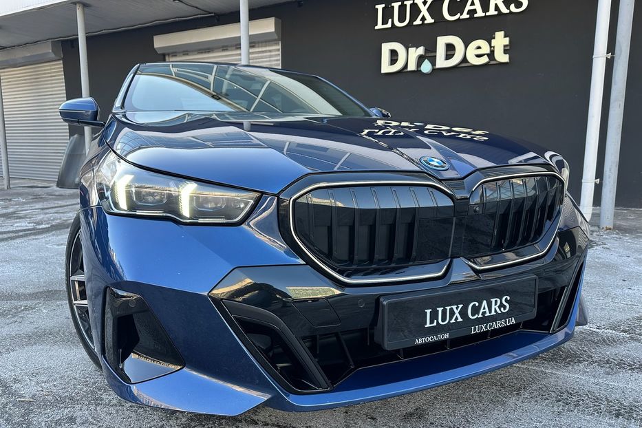 Продам BMW 540 i5 2024 года в Киеве