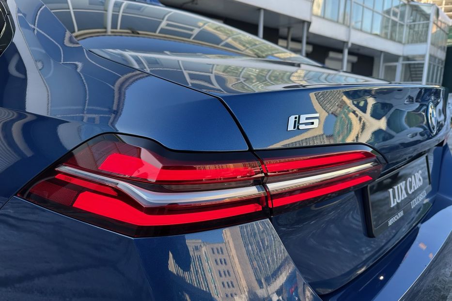 Продам BMW 540 i5 2024 года в Киеве