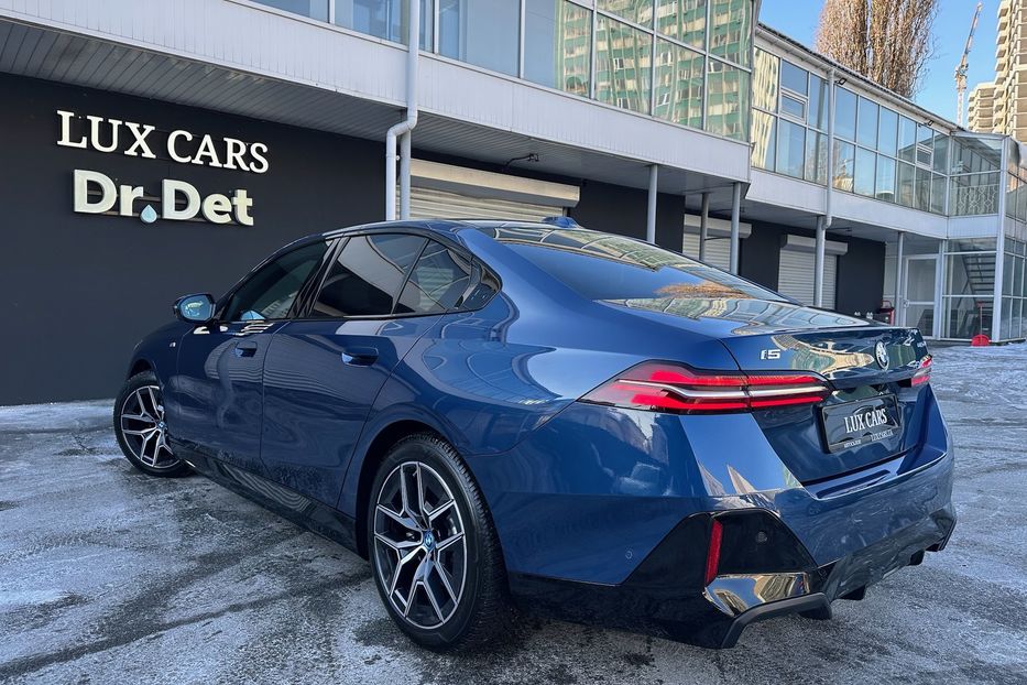 Продам BMW 540 i5 2024 года в Киеве