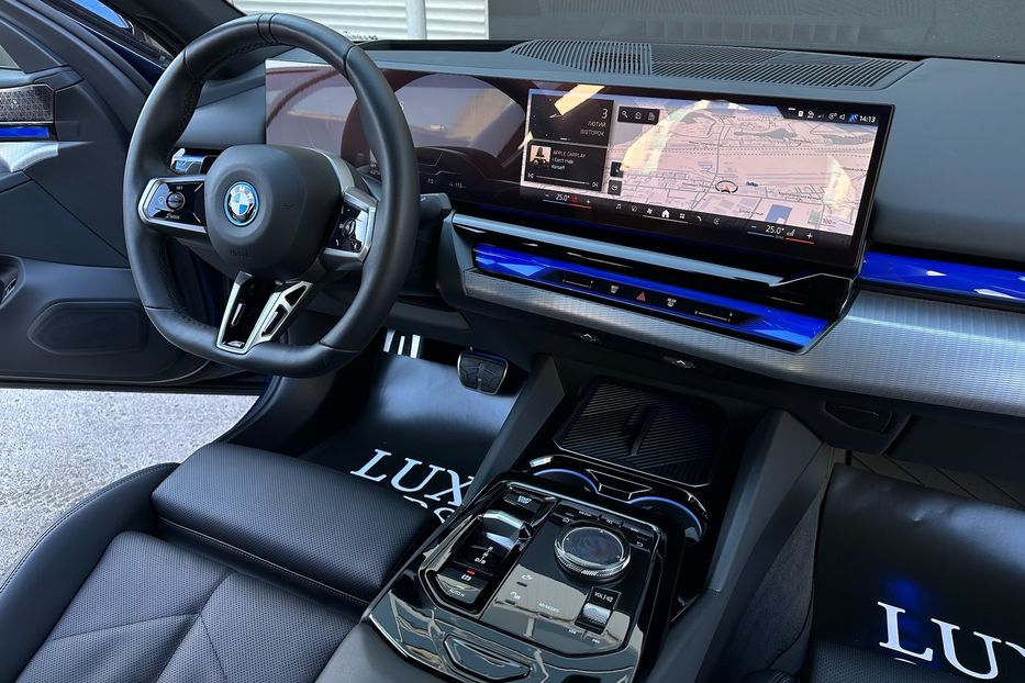 Продам BMW 540 i5 2024 года в Киеве