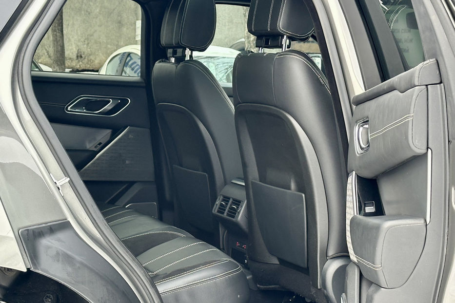 Продам Land Rover Velar 2.0 AT (250 к.с.) AWD  2019 года в Киеве