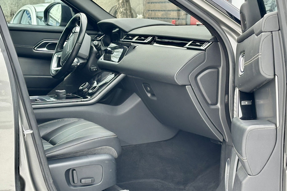 Продам Land Rover Velar 2.0 AT (250 к.с.) AWD  2019 года в Киеве